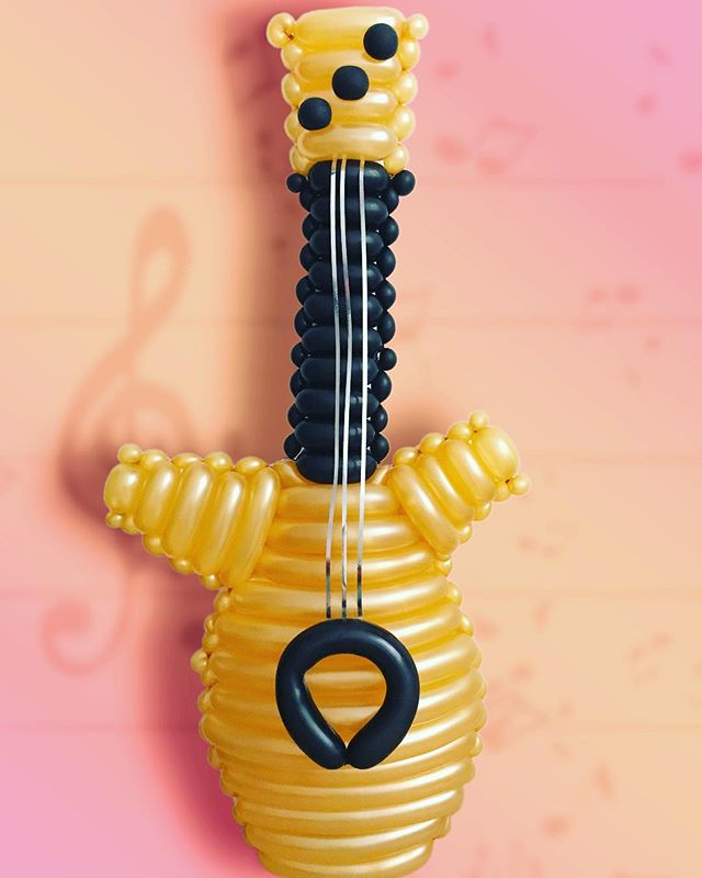 Гитара из шаров